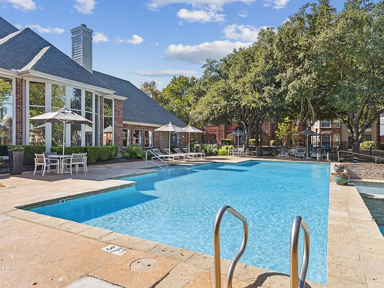 Whispering Creek Villas Apartment Homes — Photo 5
