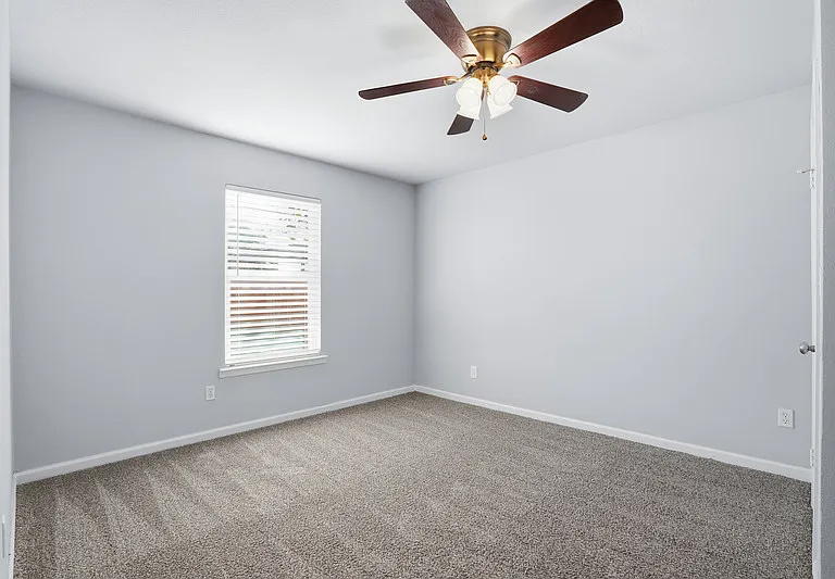 2933 S Hills Ave — Photo 27