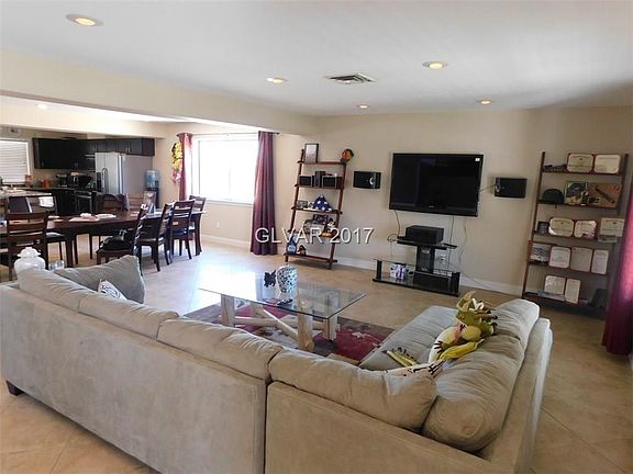 3rd image of 3474 Biscaya Cir