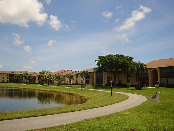 3rd image of 825 Sky Pine Way APT F1