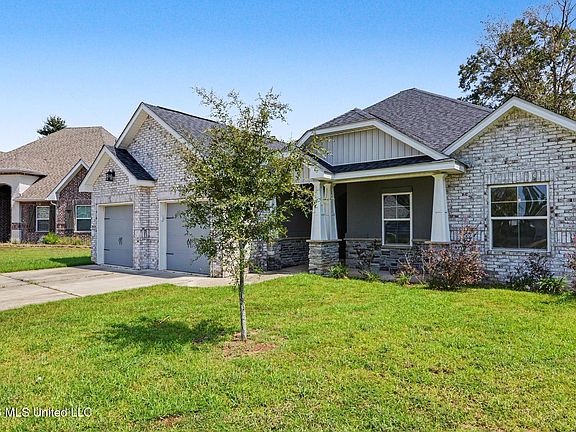 2nd image of 6226 Cypress