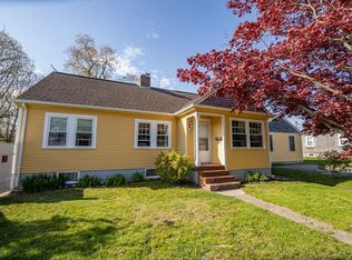 21 Eddy St, Dartmouth, MA 02747