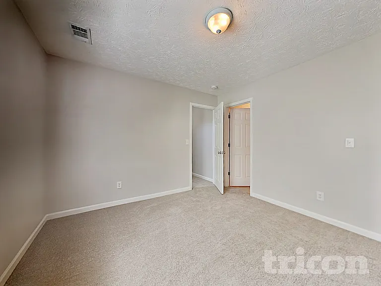 460 Vinemont Rdg — Photo 14