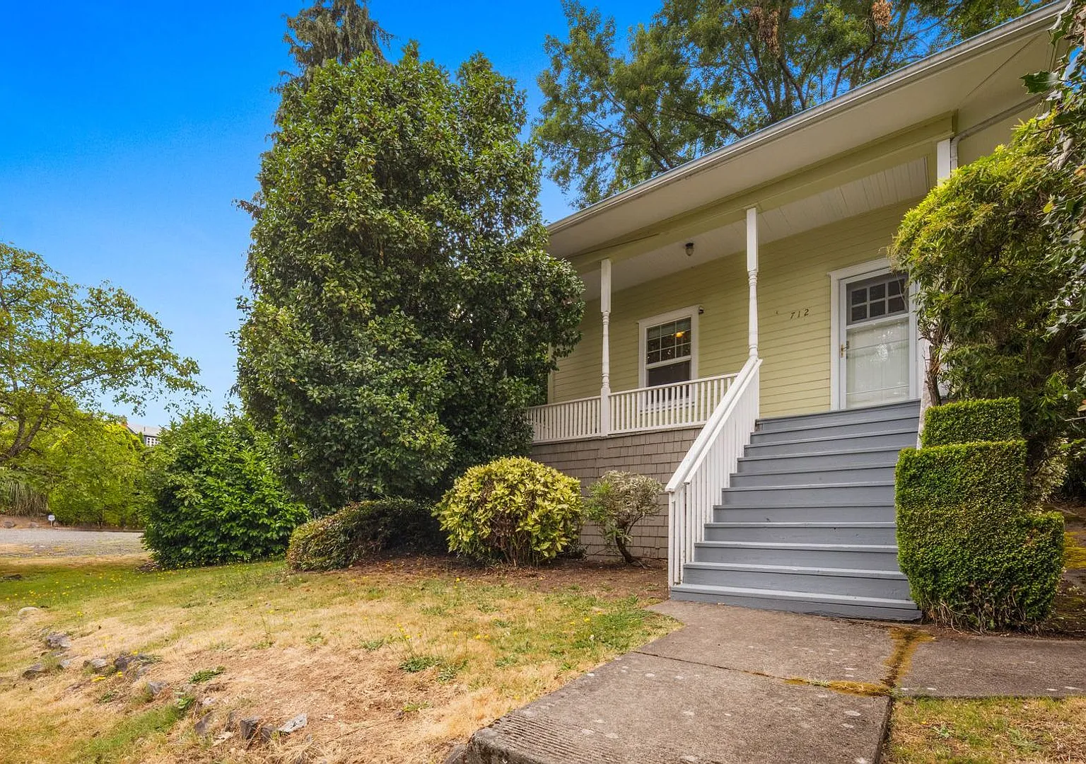 Bright 3 Bed | 2 Bath Home in Renton 1,000 Sq Ft — Photo 2