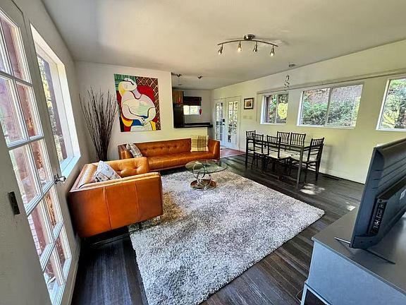 4th image of 637 S Crescent Ct