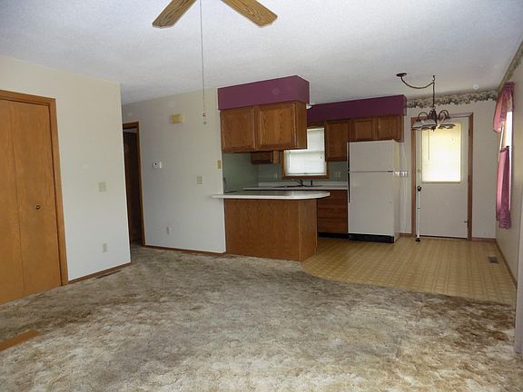 3rd image of 510 Cardinal St