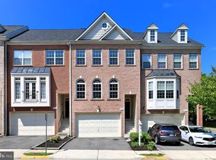 4512 Billingham St, Fairfax, VA 22030