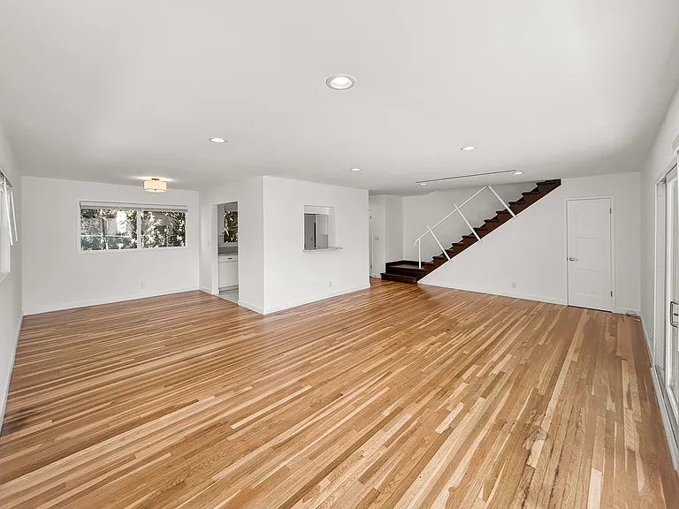 1128 Larrabee St #3 — Photo 10