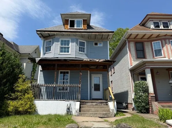 1023 Pearl St, Martins Ferry, OH 43935