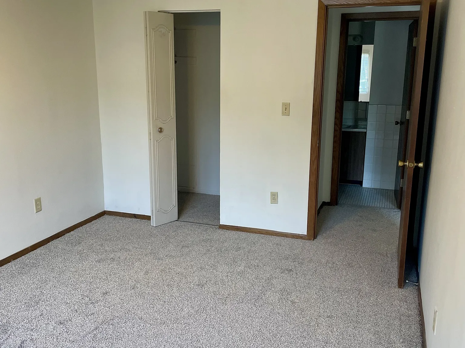 Hall Avenue Apartments — Photo 2