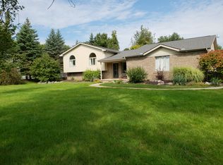 4058 W Maple Rd, Wixom, MI 48393