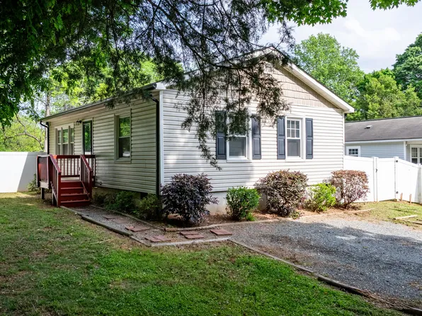2805 McCombs St, Charlotte, NC 28208