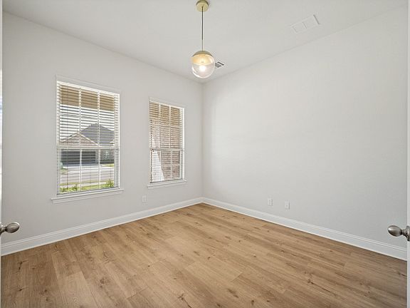 3rd image of 1617 Estivella Dr