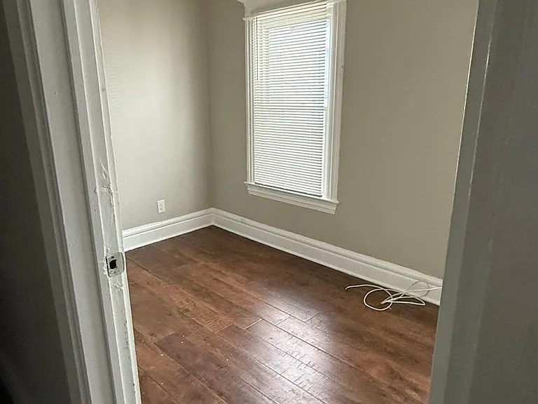 1132 Monroe Ave — Photo 1