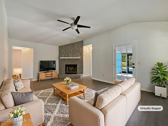 2nd image of 12273 COUNTRY WALK Lane