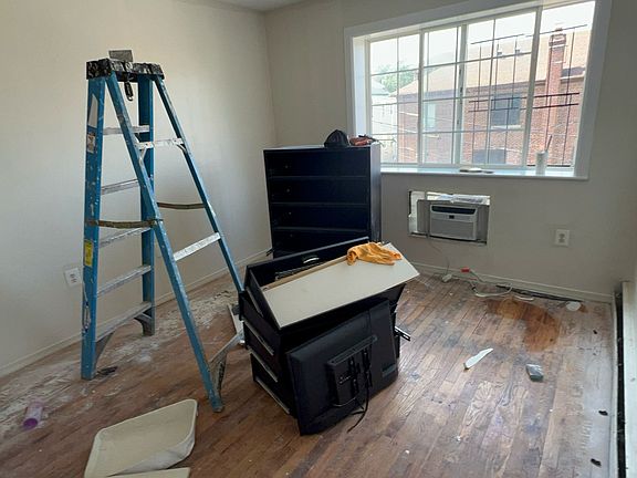 3rd image of 3544 Corsa Ave Floor 2
