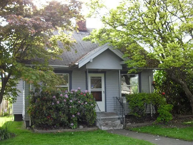 4502 S L St photo 1