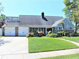 31 Mallow Rd, East Rockaway, NY 11518