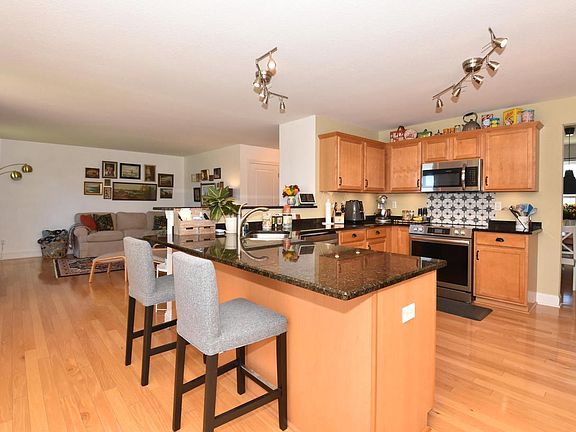 3rd image of 3806 Blossom DRIVE