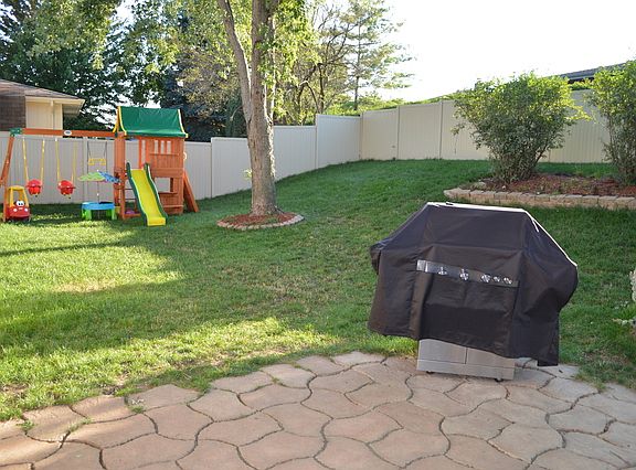 4th image of 14380 Pinewood Dr