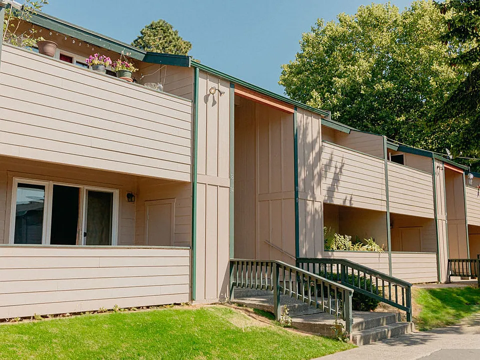 The Texas St Apartments