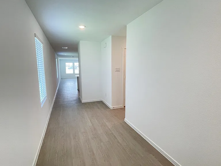 3185 Campeiro Ave — Photo 19