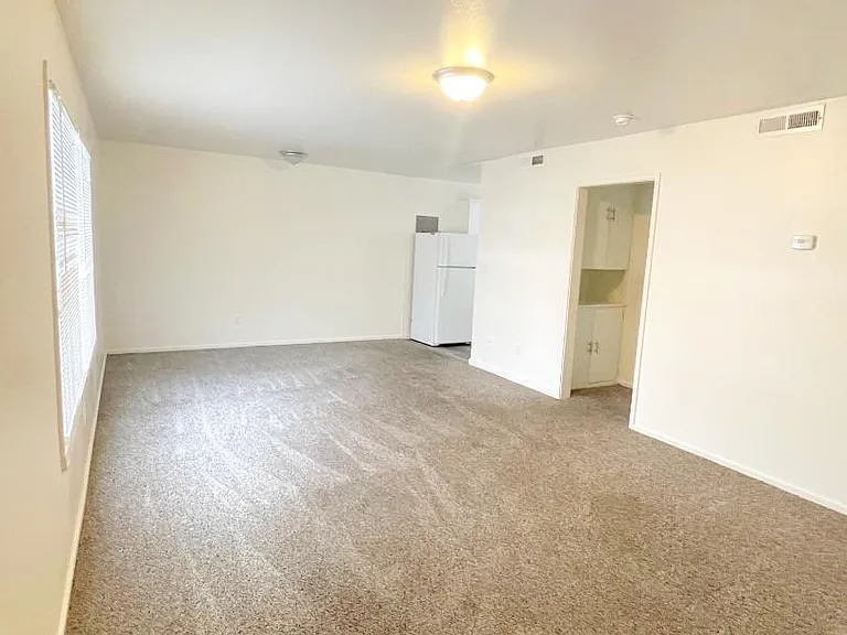 1054 W Goodyear Ave #F — Photo 10