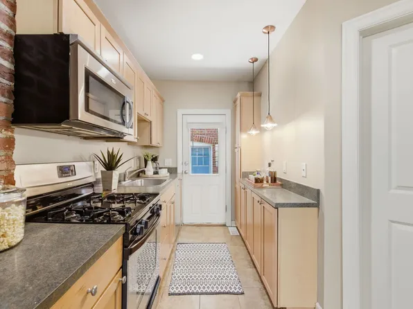 The Kimberly, 102-108 N 34th St #6, Omaha, NE 68131