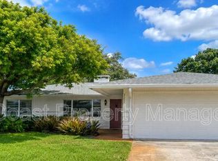 2253 Valencia Dr, Sarasota, FL 34239