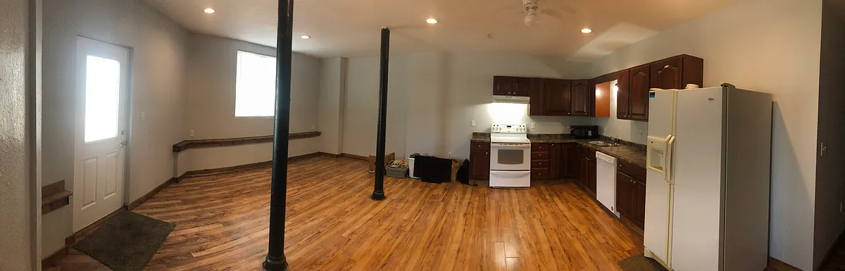 Building Photo - 499 Court Ave #2