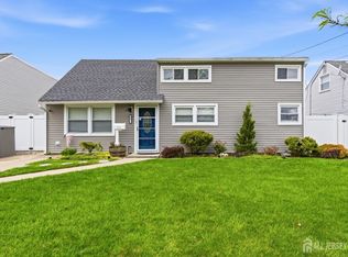 93 Marion St, Carteret, NJ 07008