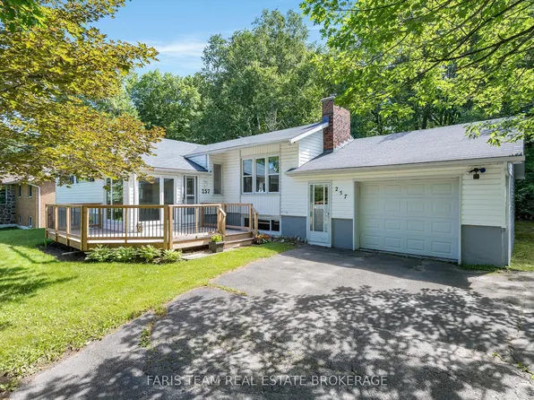 257 Church St, Penetanguishene, ON L9M 1G6