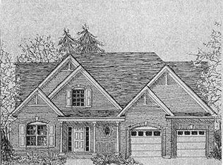 8298 Asbury Ln, Cincinnati, OH 45243