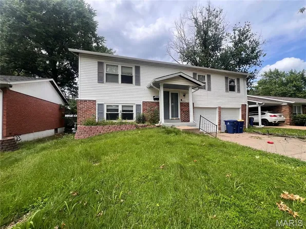 2353 Kingsford Dr, Florissant, MO 63031