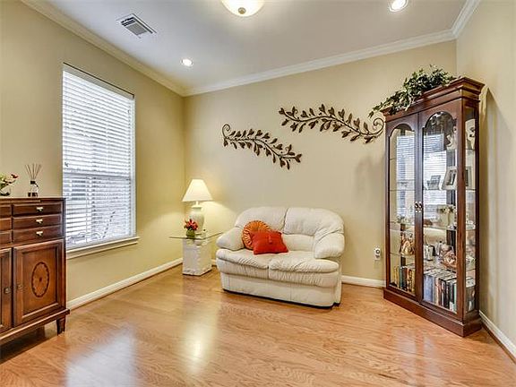 5th image of 619 Victoria Dr