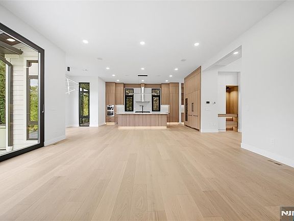 3rd image of 295 Schraalenburgh Road