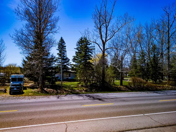 3319 London Line, Plympton Wyoming, ON N0N 1T0