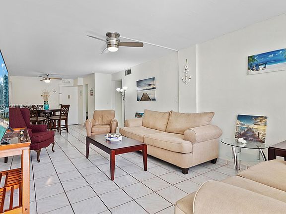 3rd image of 730 Pennsylvania Ave APT 210