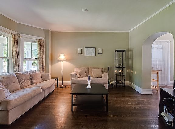 3rd image of 207 N Harvey Ave