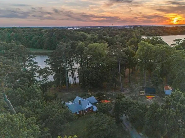 5040 Creek Cove Ct, Virginia Beach, VA 23455
