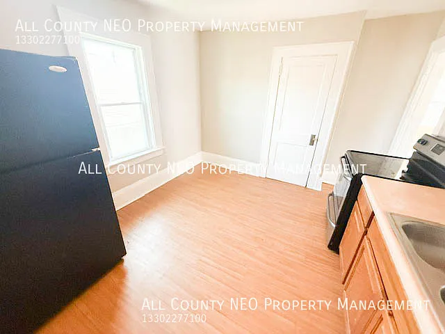 859 Brown St #UP — Photo 6