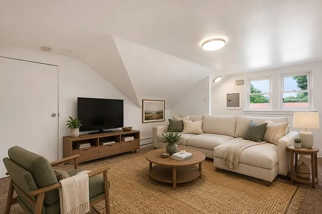 3 bed, $2,300 — Photo 3