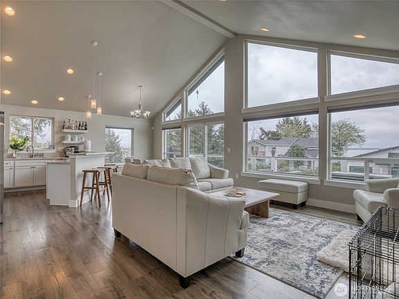 4th image of 181 Sunrise Avenue SE