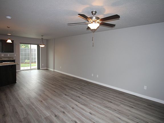 3rd image of 1520-1580 Gabriela Ct NE #101