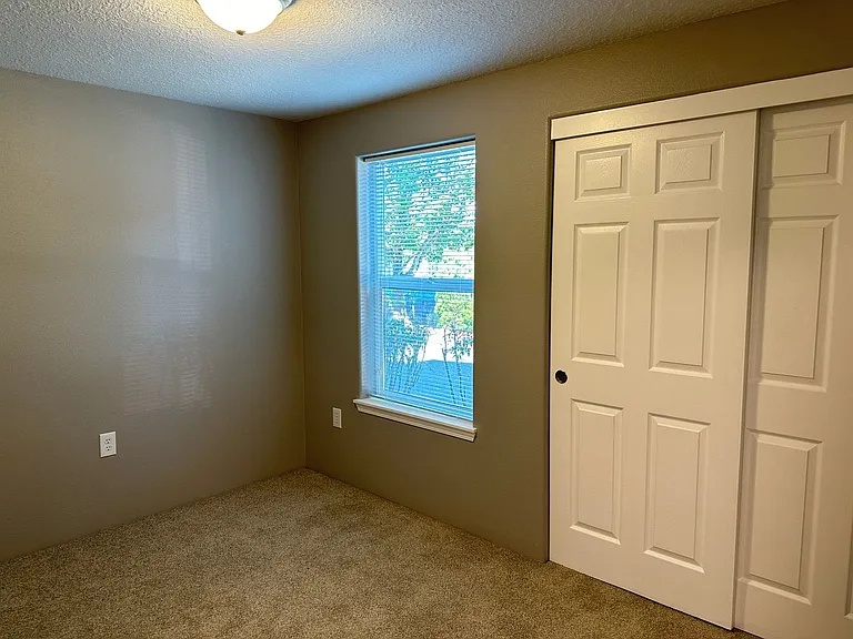 8824 SE Flavel St — Photo 16