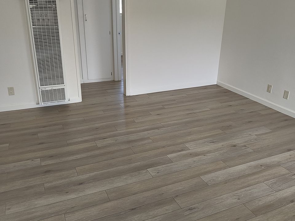1st image of 728 N Market St
