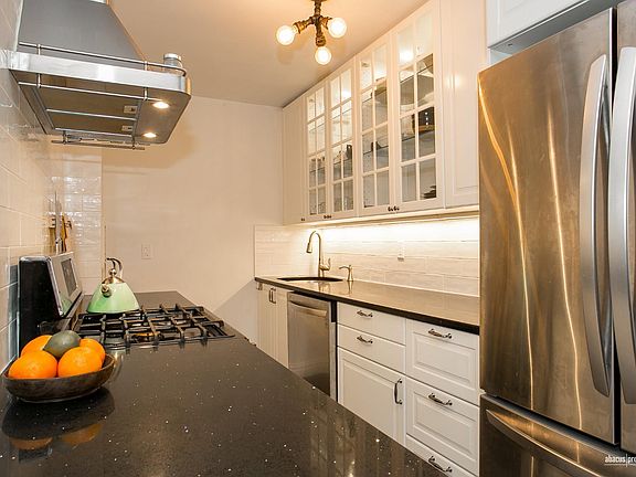 5th image of 495 E 7th St APT 2C
