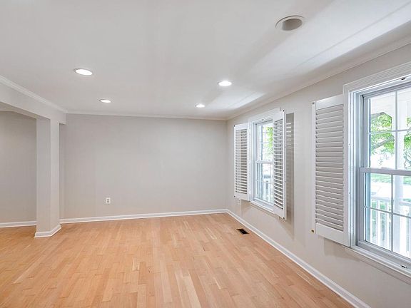 5th image of 7544 Buena Vista Ter