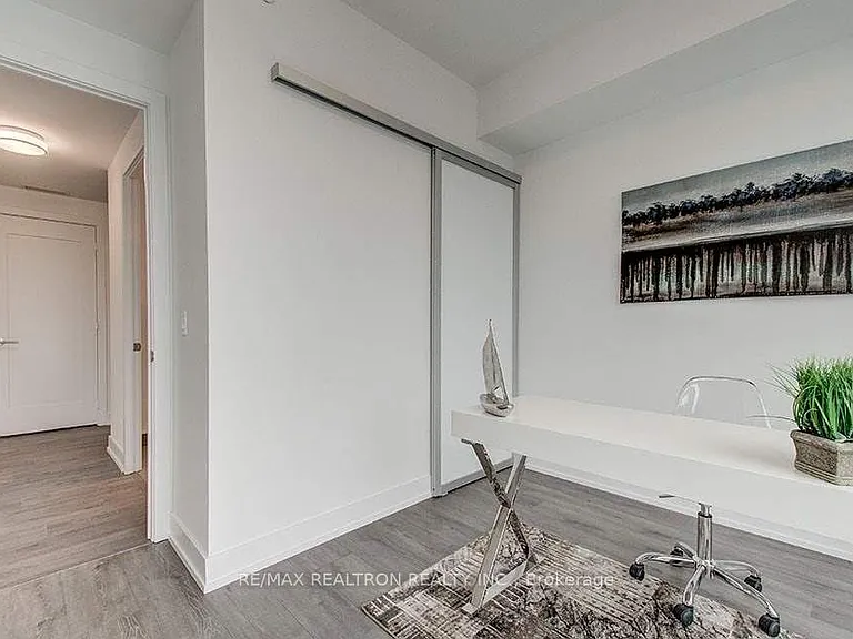 575 Bloor St E #2208 — Photo 20