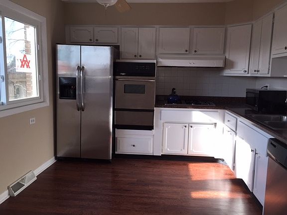 2nd image of 342 Skokie Ct